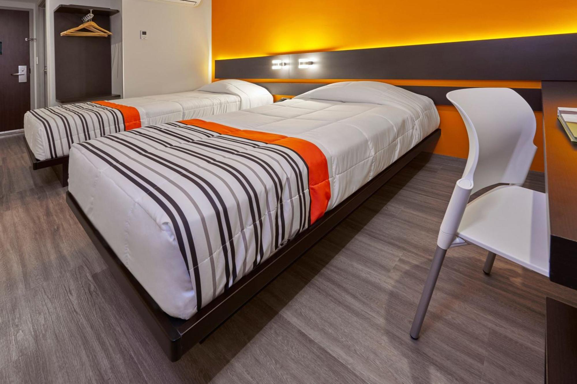 City Express Junior By Marriott Ciudad De Mexico Sullivan Exterior photo