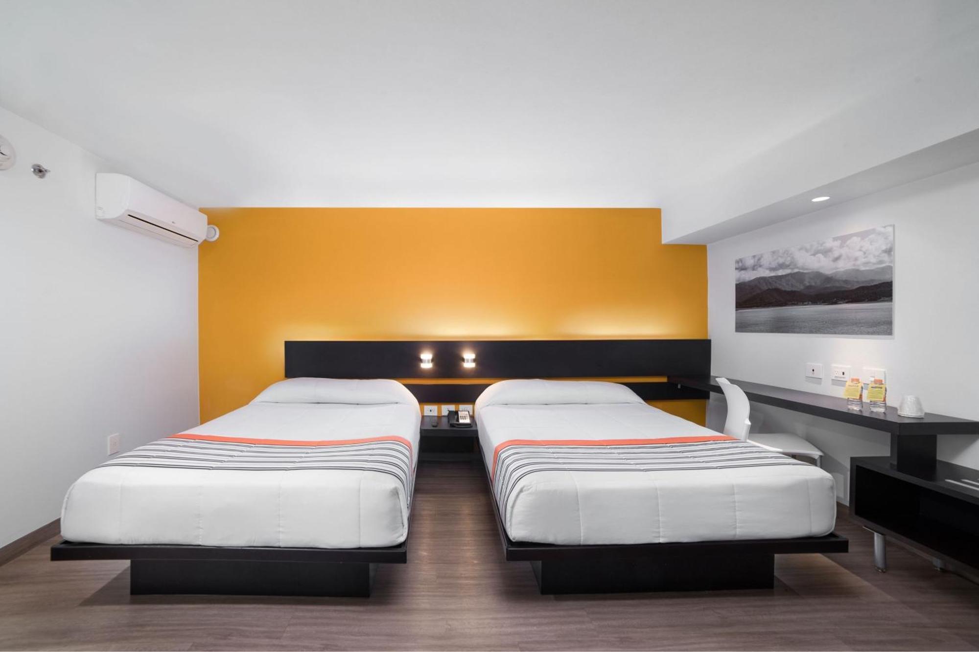City Express Junior By Marriott Ciudad De Mexico Sullivan Exterior photo